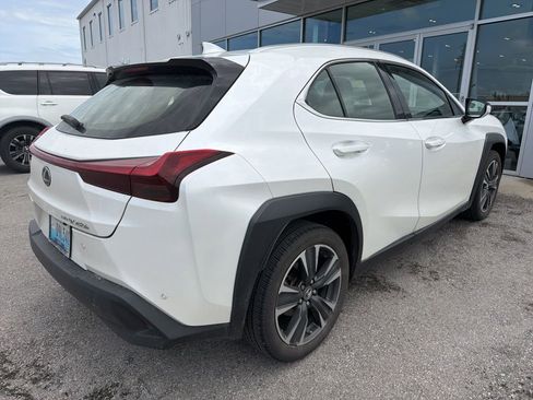 Used 2023 Lexus UX 250h AWD image 3