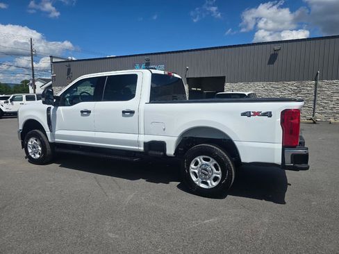 Used 2026 Ford F250 XLT w/ Snow Plow/Camper Package AWD/4WD image 4