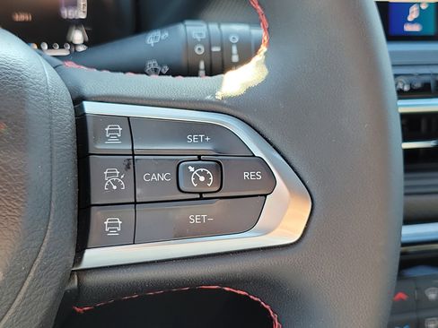 Used 2024 Jeep Compass Trailhawk w/ Trailhawk Elite Group image 14