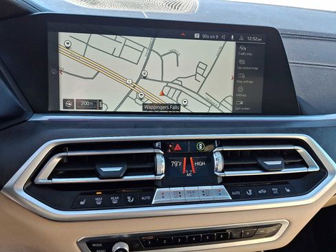 Used 2022 BMW X5 xDrive40i w/ Premium Package image 19