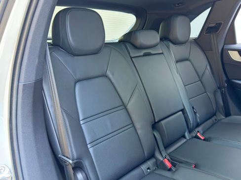 Used 2025 Porsche Cayenne w/ Premium Package Plus AWD/4WD image 42