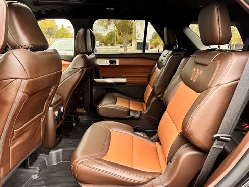 Used 2021 Ford Explorer King Ranch w/ Premium Technology Package AWD/4WD image 18