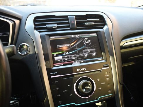 Used 2015 Ford Fusion Titanium image 21