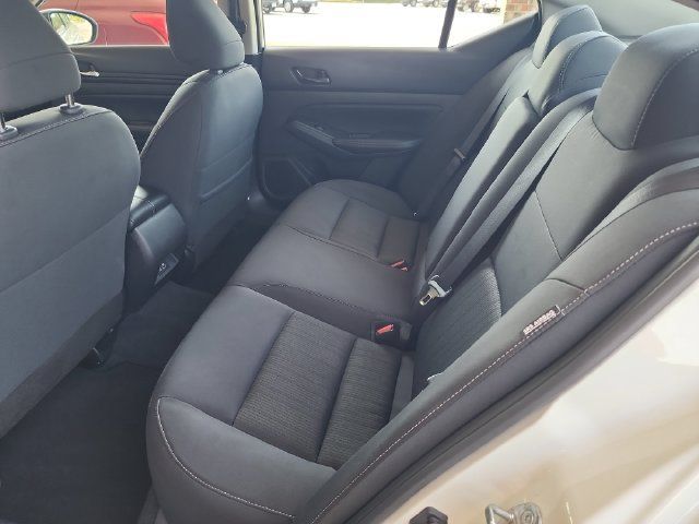 Used 2025 Nissan Altima 2.5 SV FWD image 19