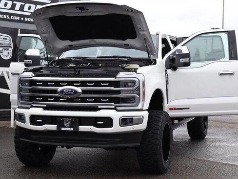Used 2024 Ford F350 Platinum w/ FX4 Off-Road Package AWD/4WD image 31