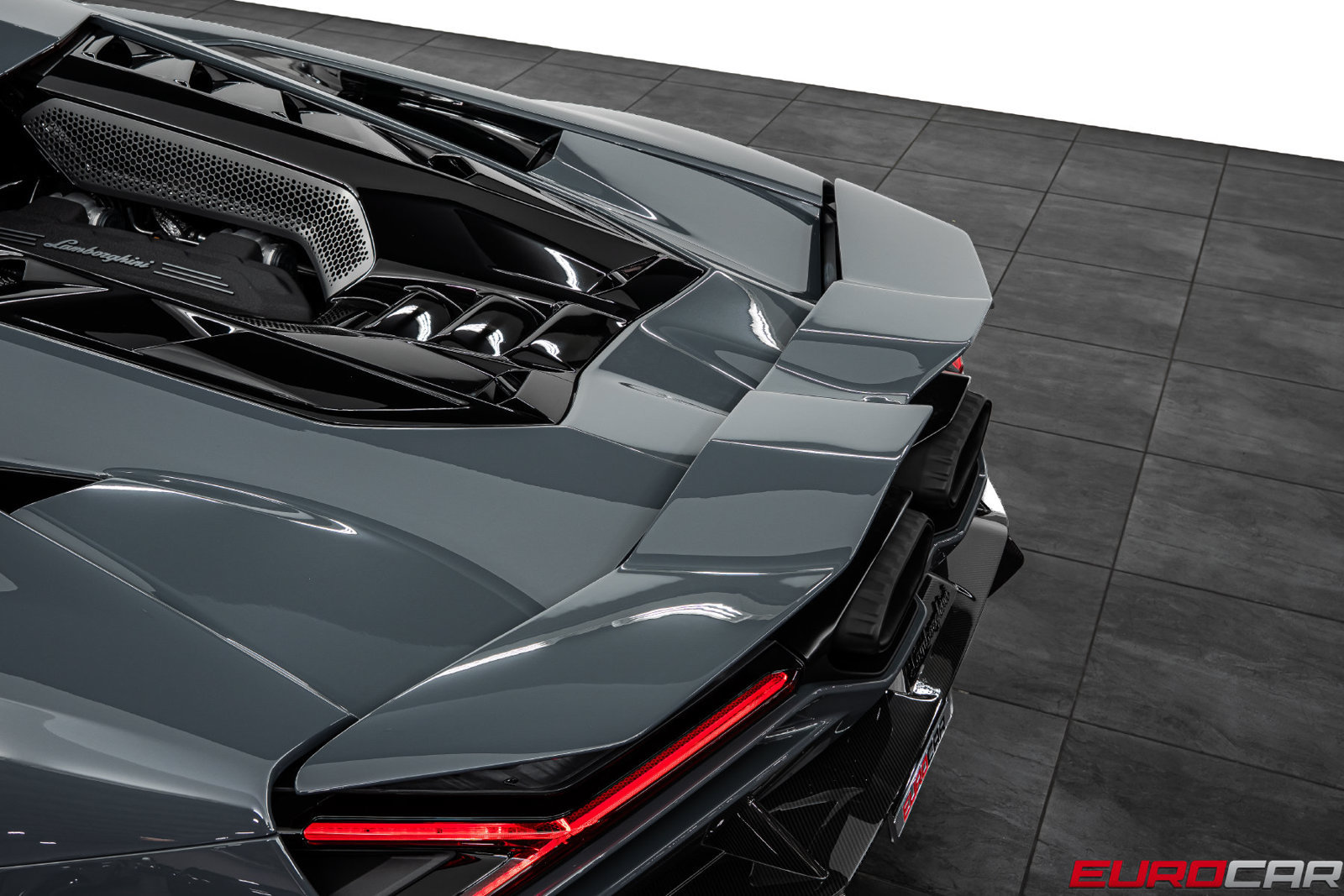 Used 2025 Lamborghini Revuelto AWD/4WD image 22