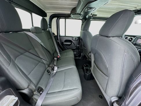 Used 2021 Jeep Gladiator Sport image 18