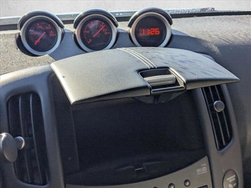 Used 2009 Nissan 370Z Touring w/ Sport Pkg image 15