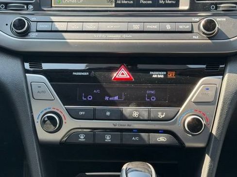 Used 2017 Hyundai Elantra Limited w/ Limited Tech Package 04 FWD image 15
