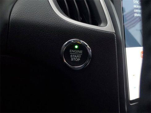 Certified 2022 Ford Edge SEL w/ Convenience Package image 18