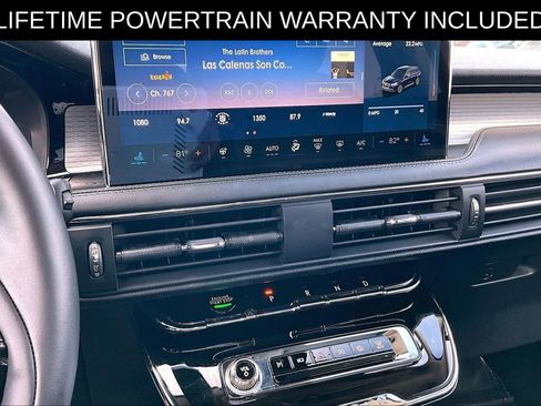 Used 2025 Lincoln Corsair Premiere w/ Equipment Group 101A image 8