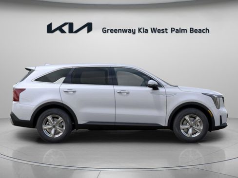 New 2026 Kia Sorento LX image 9