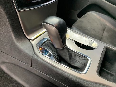 Used 2021 Jeep Grand Cherokee Laredo X image 21