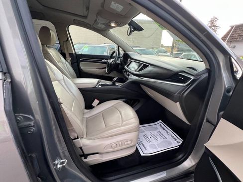 Used 2018 Buick Enclave Essence AWD/4WD image 12