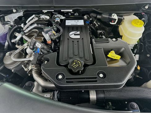 New 2026 RAM 3500 Big Horn AWD/4WD image 18