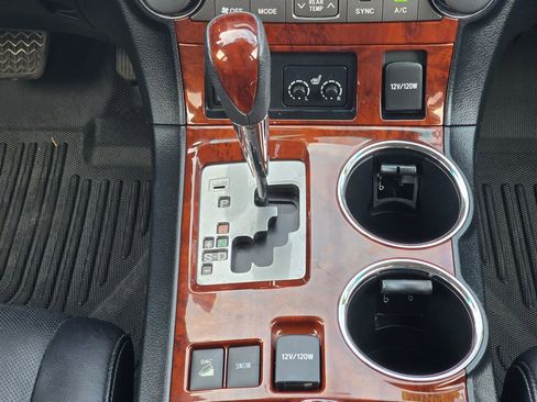 Used 2012 Toyota Highlander Limited w/ Tow Pkg image 17