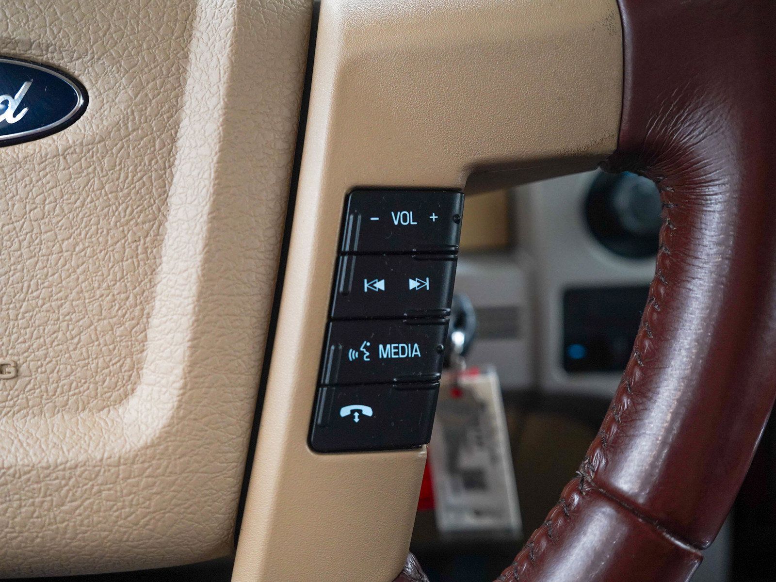 Used 2014 Ford F150 King Ranch w/ King Ranch Luxury Package AWD/4WD image 24