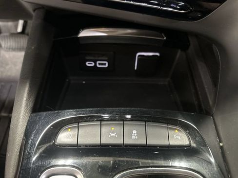 Used 2021 Buick Envision Essence w/ Technology Package I FWD image 34