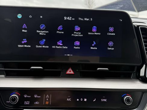 Used 2024 Kia Sportage EX image 28