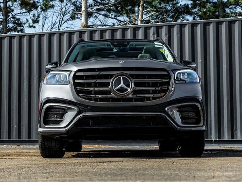 Used 2026 Mercedes-Benz GLS 450 4MATIC image 5