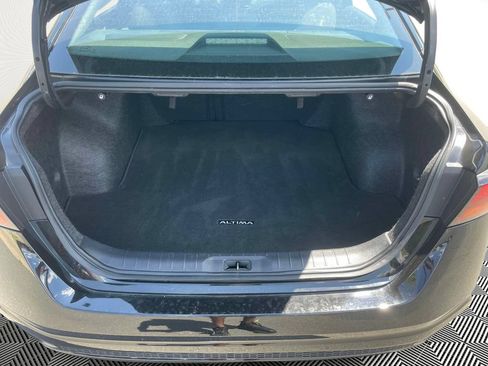 Used 2024 Nissan Altima 2.5 SV FWD image 8