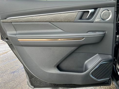 New 2026 Buick Enclave Avenir w/ LPO, Floor Liner Package image 34