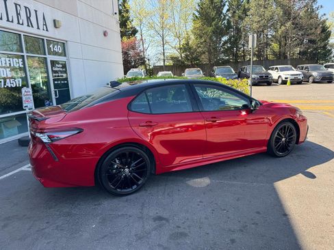 Used 2024 Toyota Camry XSE w/ Navigation Package image 10