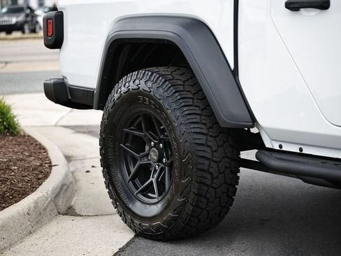 Used 2020 Jeep Gladiator Sport w/ Quick Order Package 24S AWD/4WD image 16