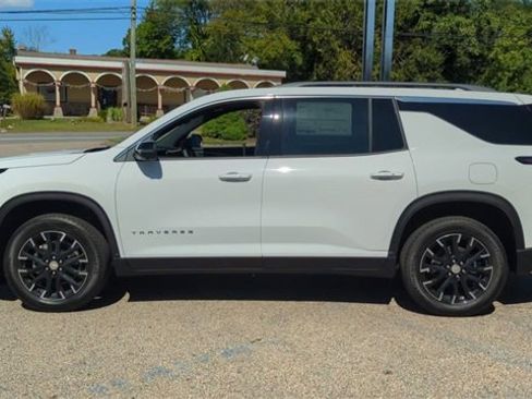 New 2026 Chevrolet Traverse LT w/ Sun and Wheel Package image 5