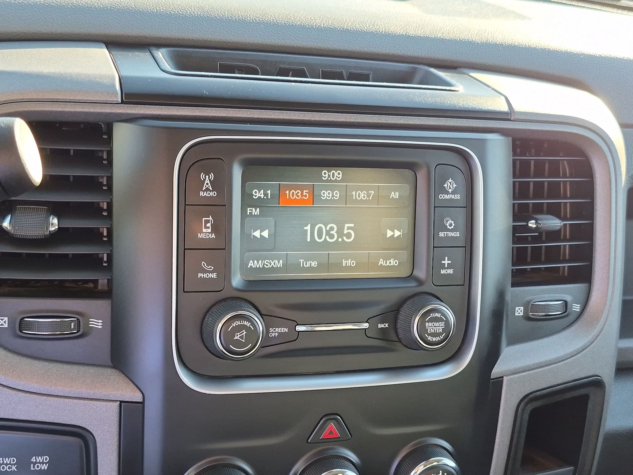 Used 2018 RAM 2500 Tradesman w/ Chrome Appearance Group AWD/4WD image 24