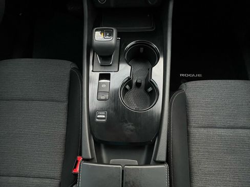 Used 2023 Nissan Rogue SV image 20