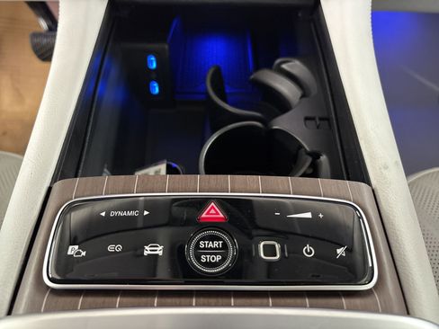 New 2026 Mercedes-Benz EQS 550 4MATIC SUV image 26