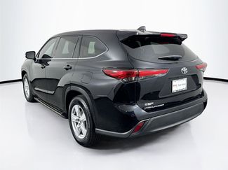 Certified 2022 Toyota Highlander LE video 2
