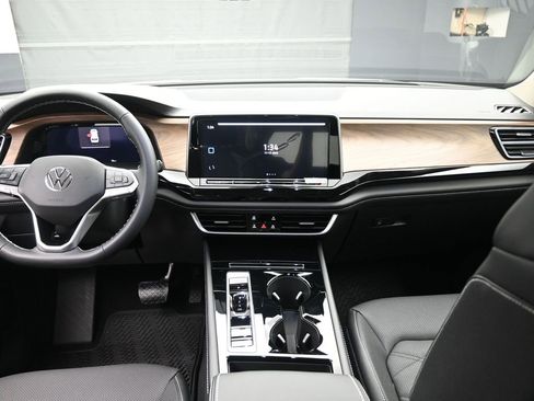 New 2026 Volkswagen Atlas SE image 9