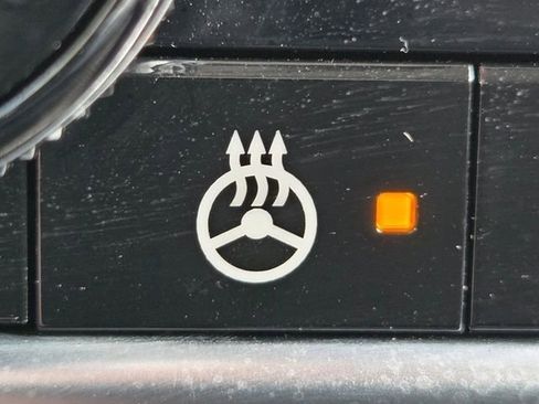 Used 2023 Nissan Rogue SL w/ SL Premium Package image 17