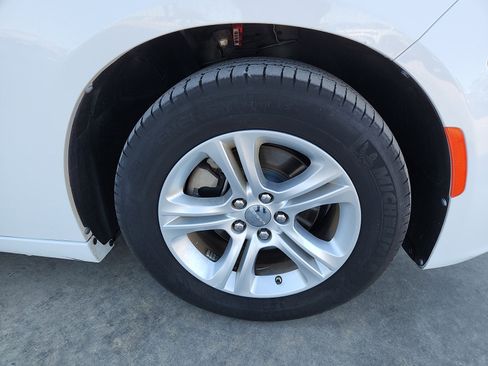 Used 2022 Dodge Charger SXT image 9