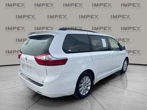 Used 2015 Toyota Sienna LE AWD/4WD image 5