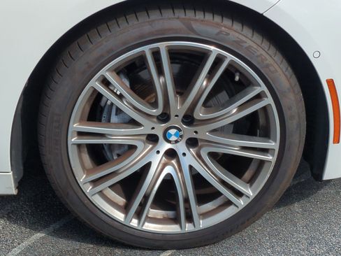 Certified 2022 BMW 740i w/ Premium Package image 13