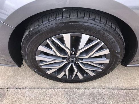 Certified 2024 Nissan Altima 2.5 SV image 10