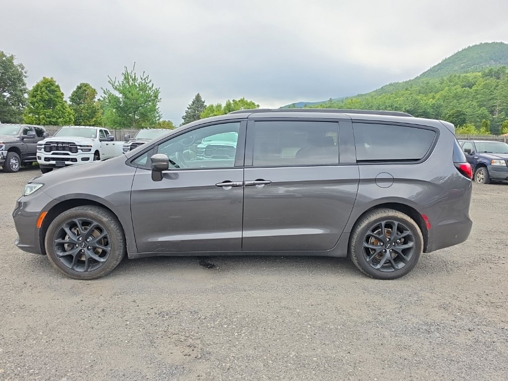 Used 2021 Chrysler Pacifica Touring w/ Cold Weather Group AWD/4WD image 8