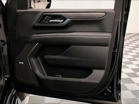 Used 2025 GMC Yukon XL Elevation w/ Elevation Premium Package AWD/4WD image 22