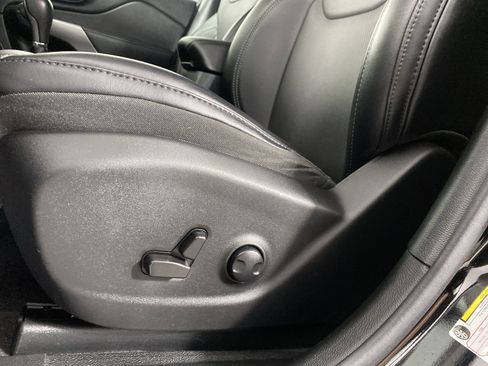 Used 2022 Jeep Cherokee Latitude Lux image 18