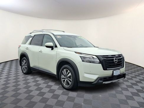 Used 2023 Nissan Pathfinder SL w/ Black Appearance Package image 1