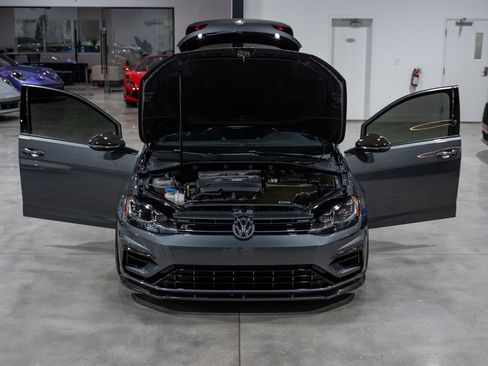 Used 2019 Volkswagen Golf R 4-Door image 45
