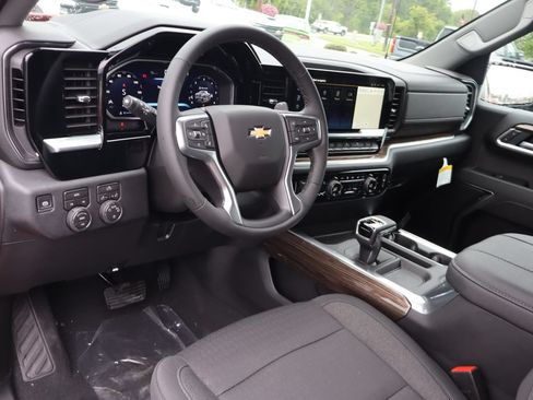 New 2026 Chevrolet Silverado 1500 LT w/ LPO, Dark Essentials Package AWD/4WD image 6