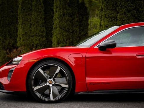 Used 2020 Porsche Taycan Turbo image 10