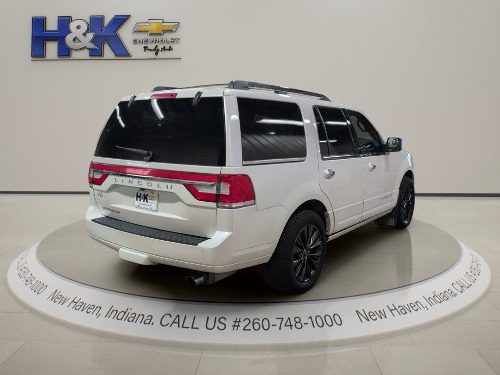 Used 2017 Lincoln Navigator Select AWD/4WD image 6