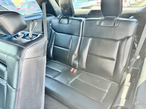 Used 2020 Ford Explorer XLT w/ Equipment Group 202A image 25