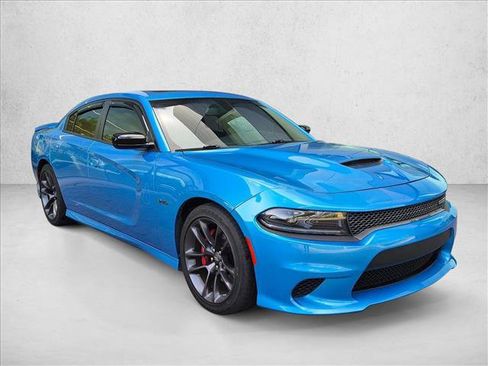 Used 2023 Dodge Charger R/T w/ Performance Handling Group RWD image 3
