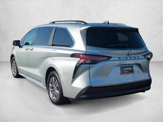 Used 2021 Toyota Sienna LE FWD image 8
